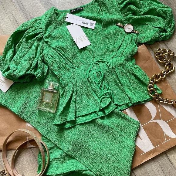 Zara set voluminous textured top and pants - Picture 2 of 8